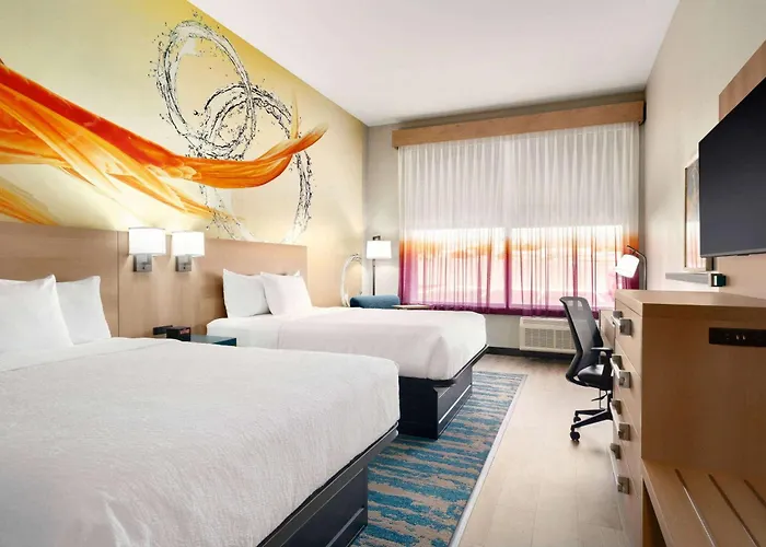 La Quinta Inn & Suites By Wyndham San Antonio Seaworld Lafb